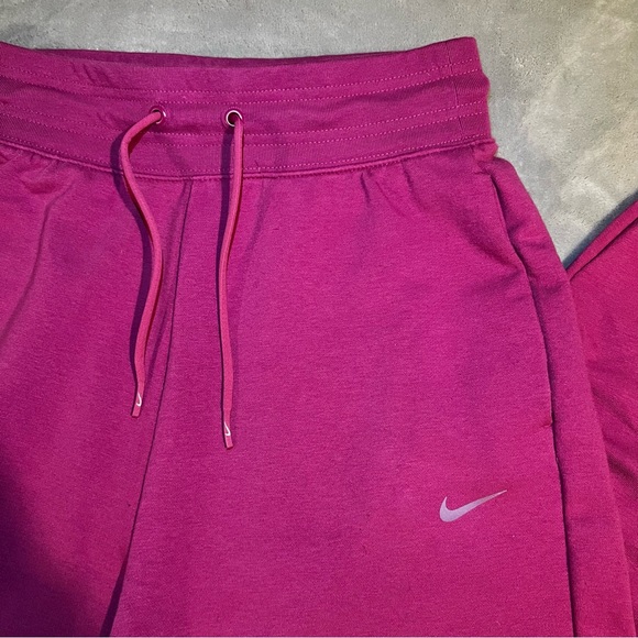 Nike Fuchsia Sweatshirt and Joggers Set - Picture 6 of 9